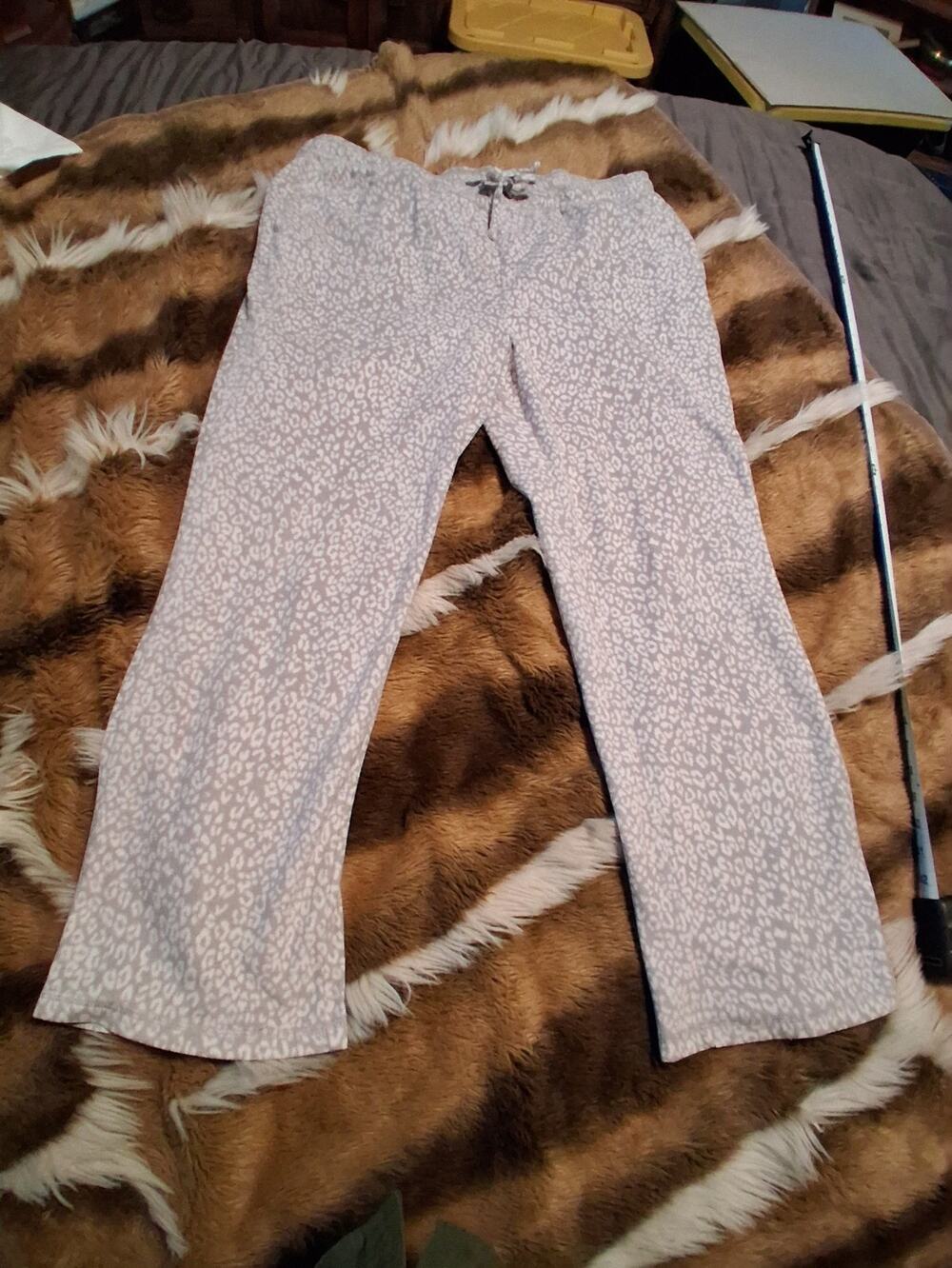 Eddie Bauer Animal Print Fleece Pants XL
